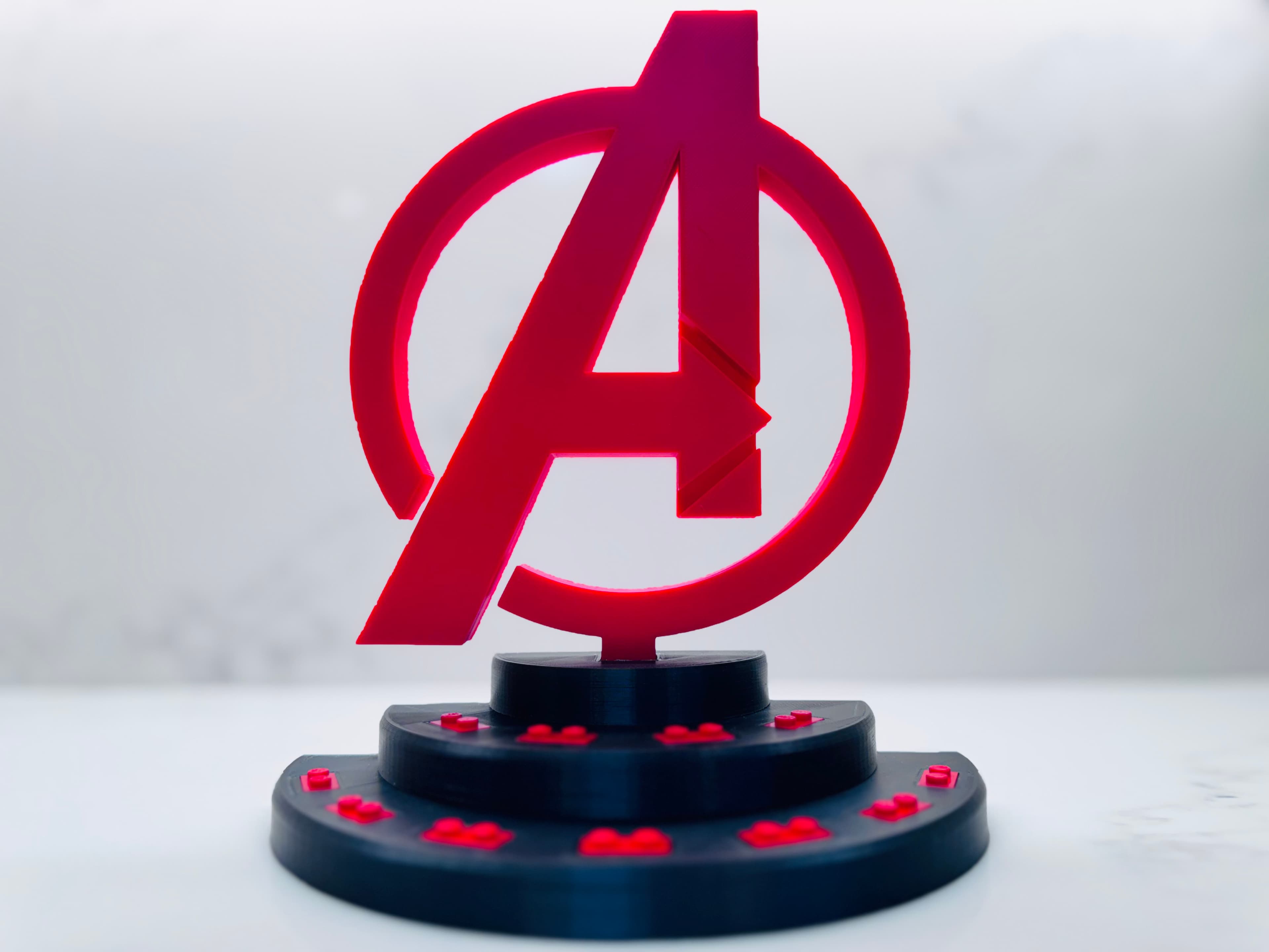 Avengers Minifig Stand